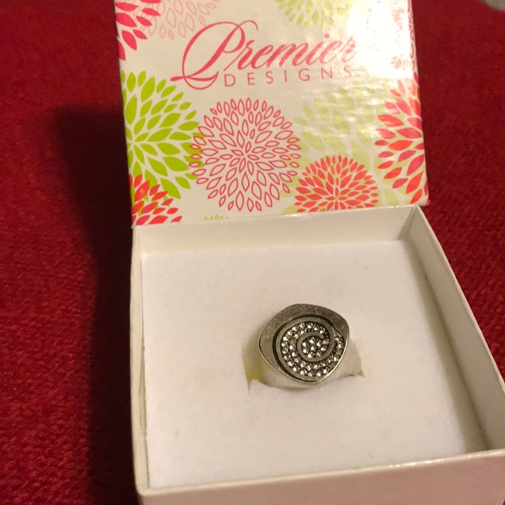 Premier Designs Ring